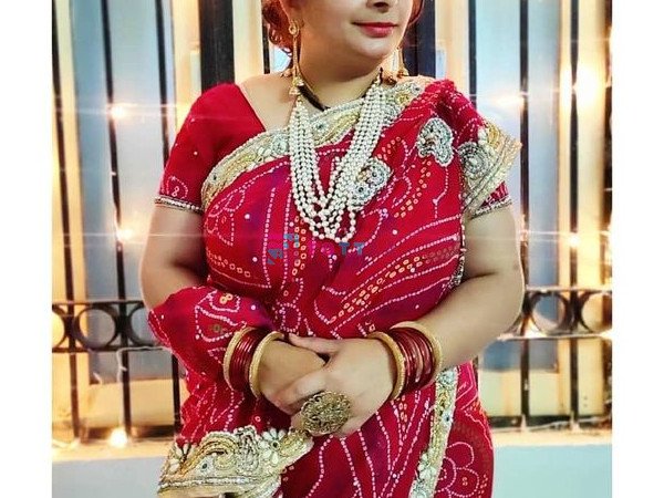 Choose from thousands of Indian labeled girls. By looking at the picture of a real collage girl, you